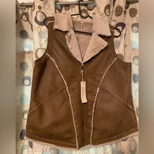 Vintage Natural Reflections Womans reversible faux vest. Size large. NWT.
